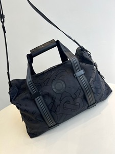 Burberry巴宝莉旅行袋 专属标识再生聚酯纤维提花手提包