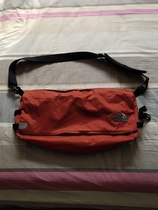 乐斯菲斯背包，全新未使用，吊牌缺失，适合休闲健身时使用，具体