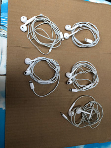 苹果X-Xr-11-12-13耳机扁头耳机，成色如图，货场来