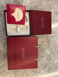 上海宝格丽酒店月饼礼盒，非常精致，可以装装首饰。买主页其他物