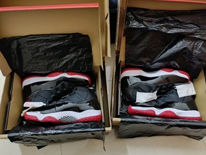 两双aj11红黑 从Jordan旗舰店购入（有发票）44码