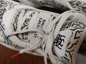 Adidas米切尔篮球战靴，来看看质感直接拉满。41.5正品