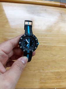 SWATCH，儿童电子手表，目测95新，适合小学生，男款。香