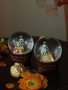 费列罗Ferrero Rocher巧克力水晶球装饰摆件立体圣