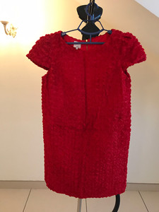 红色女士3d立体玫瑰花连衣裙冬款宽松款，可搭配打底衫，适合本