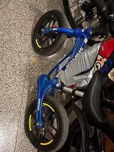 闲置二手儿童无脚踏平衡车一辆，胶南隐珠星海城自提。