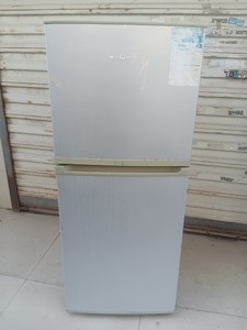 两门冰箱，正常使用，实物图拍摄，宽度48，厚度50，高度在1
