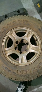 广汽吉奥G5车上的，轮毂带轮胎一个,型号235/70R15。
