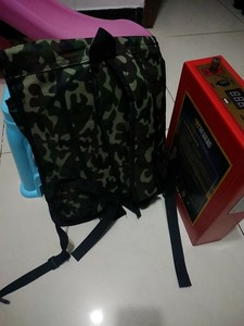 迷彩小背包电瓶包，买锂电瓶时赠送的小包，正好能装下大概24×