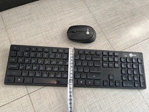 出无线联想键盘鼠标，功能完好，接收器一键连接鼠标与键盘，