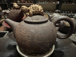 台湾陶艺师许旭伦岩矿壶早期作品