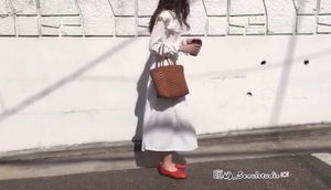 韩国代购花样V领连衣裙白色，均码，全新仅试穿，视频是上身图，