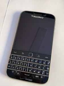 黑莓Q20，经典老手机，全键盘，9成新，一直带壳。没用了低价