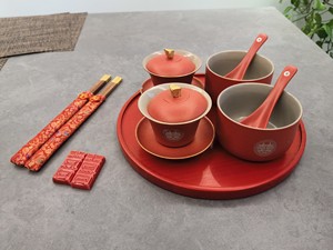 （8成新）改口敬茶杯结婚碗筷套装，正红色，磨砂质感，含敬茶杯