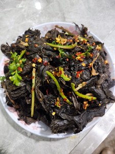 四川老传统咸菜，可以做烧白，炒肥肉，肥而不腻，煮面条，包子等