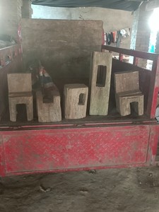 铁栗木杜英木榫卯木料结构性特别，缅甸老房子拆迁30几年风干脱