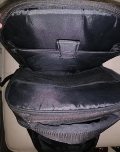 SONY双肩背包，细节如图，全新，各种小口袋，电脑固定，短途
