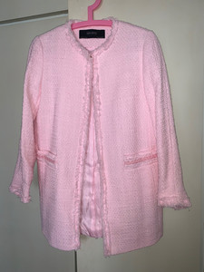 Zara粉色小香风中长款外套，尺码Ｓ，购于专柜，肩宽38，胸
