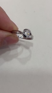 重庆金店，Au75018K，IGI钻石戒指，99新，重2.1