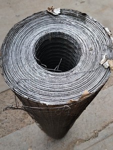 镀锌铁丝网1米高x15米长，网孔1.3厘米，丝粗0.65毫米