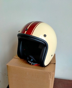 品牌头盔ABS小盔体头盔电动摩托车头盔四季通用头盔男女通用骑