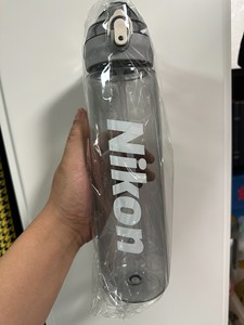 出几个尼康Nikon水壶水杯(送收纳包)，运动水壶，旅行水壶