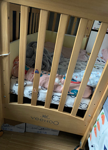 英式婴儿床，孩子王正价购买，尺寸110*60，连床垫床围一起