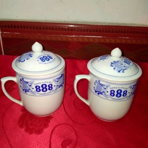 一对93年的老陶瓷茶杯，实物如图品如图，是93年蚌埠隆华机器