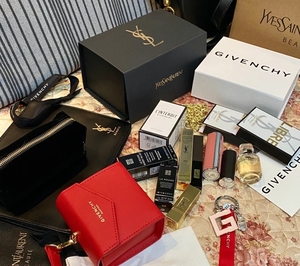 Givenchy/纪梵希 出纪梵希赠品包包，全新的需要私聊。