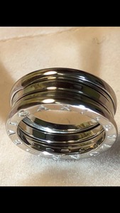 宝格丽3环女款弹簧戒指750白金，成色非常新，尺寸52，以前