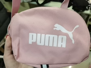 PUMA 彪马粉色小包 斜挎包