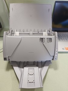 佳能DR-C130扫描仪，自动高速彩色双面连续扫描仪。