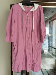 诗篇粉色连帽苎麻连衣裙，全新剪标，42码，肩宽39，胸围平铺