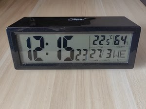康巴斯智能桌面电子钟，有闹钟，温度，湿度显示，日历星期一目了