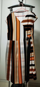 1.珂莱蒂尔44码夏季连衣裙，领子、袖子有设计感。洗一穿一。