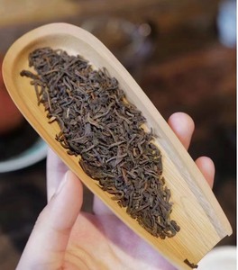 广西烟香毛尖六堡茶梧州特产，10年茶，喝下去满口生津，干茶香