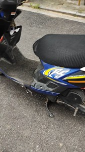 雅马哈RS踏板摩托车一手，不超过2万公里，车况极好。改了透镜
