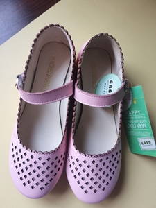 女童马丁靴34码全新。女童春秋单鞋粉色36码。