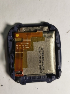 小天才电话手表z1y后盖+电池，后盖少量划痕，电池性能良好，