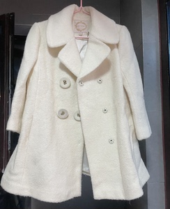 YIGUE亦谷羊绒大衣，保暖性特别好，衣柜满了，售出不退便宜