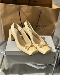 小ck奶黄色凉鞋 全新 北京商场购入 应该有发票在 鞋盒都有