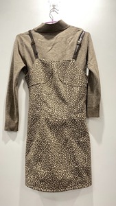 豹纹显瘦吊带秋冬打底裙，打底毛衣，打底蕾丝衣