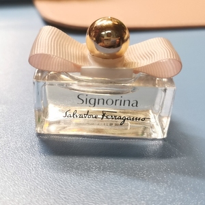 Signorina菲格拉慕香水5毫升小样无喷，只试用过，无包