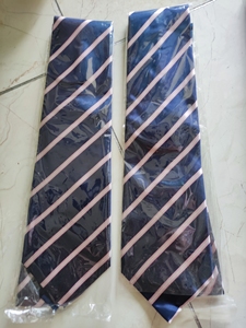 巴贝领带，全新未使用，共两条