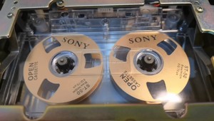 录音磁带索尼双面金属小开盘随身听，卡座，收录音机，复刻机运行