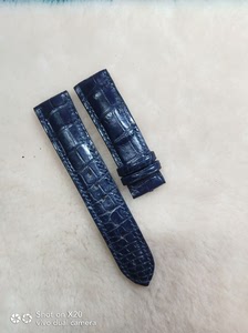 22-20藏蓝色鳄鱼皮表带，柔软舒适，假鳄鱼皮包退包换。