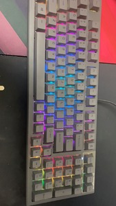 腹灵单模有线机械键盘，全键热插拔，RGB炫彩背光，BOX茶轴