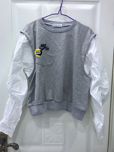 A044-圈棉泡泡袖拼接灰色卫衣短款 质量很好 实体店买的