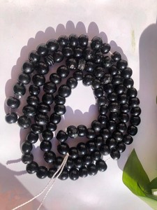 清代黑色琉璃珠子，一条108颗，规格：1厘米左右，珠子包老到