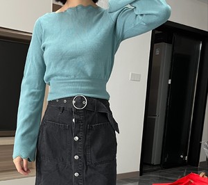 日本代购18复古波浪边喇叭袖针织上衣 服装款式细节：亮丝 服